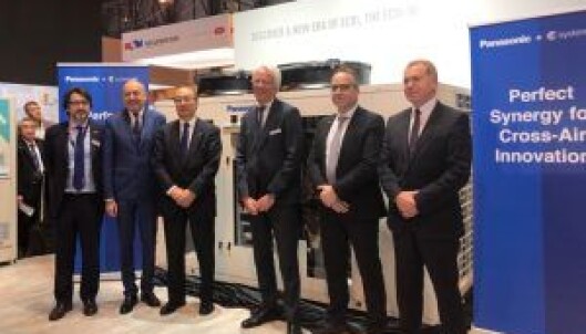 Fra venstre; Enrique Vilamitjana, Managing Director Panasonic appliences AC Europe, Laurent Abadie, CEO Panasonic Europe, Toshiyuki Takagi, administrerende direktør i Panasonic, Gerald Engström, grunnlegger og styremedlem i Systemair og Roland Kasper, administrerende direktør i Systemair, Fra venstre; Enrique Vilamitjana, Managing Director Panasonic appliences AC Europe, Laurent Abadie, CEO Panasonic Europe, Toshiyuki Takagi, administrerende direktør i Panasonic, Gerald Engström, grunnlegger og styremedlem i Systemair og Roland Kasper, administrerende direktør i Systemair,