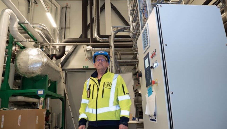 Tine-meieriet som bygges på Flesland, får all varme og kulde levert av kjølemaskiner og varmepumper i samspill, viser byggeleder Bernt Skaalvik i ÅF Advansia.