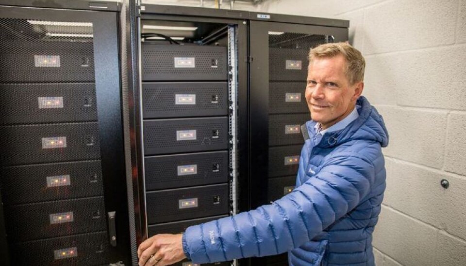– Batteriene sørger for at toppene reduseres med fornybar solenergi. Dette bidrar til Ã¥ skape et mer robust og stabilt strømnett. Kultur- og idrettsbygg tar derfor et viktig samfunnsansvar ved Ã¥ installere batterier med strømstyring, sier Jon Helsingeng, administrerende direktør for Eaton i Norge.