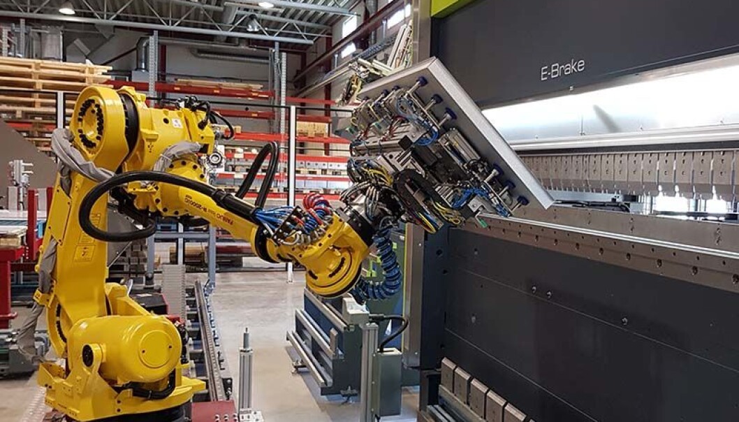 Vi tror på markedsnær robotisert produksjon, skriver artikkelforfatter Bjørn-Olav Skandsen. Vi tror på markedsnær robotisert produksjon, skriver artikkelforfatter Bjørn-Olav Skandsen.