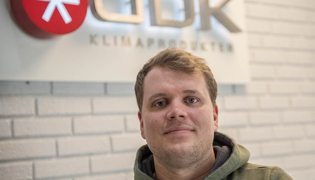 – NIBE har veldig brukervennlige løsninger, og har tenkt på alt som handler om service, mener ny teknisk sjef Jonas Haraldsen. Foto: ABK. – NIBE har veldig brukervennlige løsninger, og har tenkt på alt som handler om service, mener ny teknisk sjef Jonas Haraldsen. Foto: ABK.