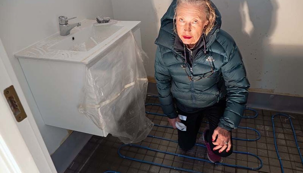 MÅNEDER: Slik ser det ut på badet to måneder etter at det skulle vært ferdig, sier Reidun Knutsen Gjersø. MÅNEDER: Slik ser det ut på badet to måneder etter at det skulle vært ferdig, sier Reidun Knutsen Gjersø.