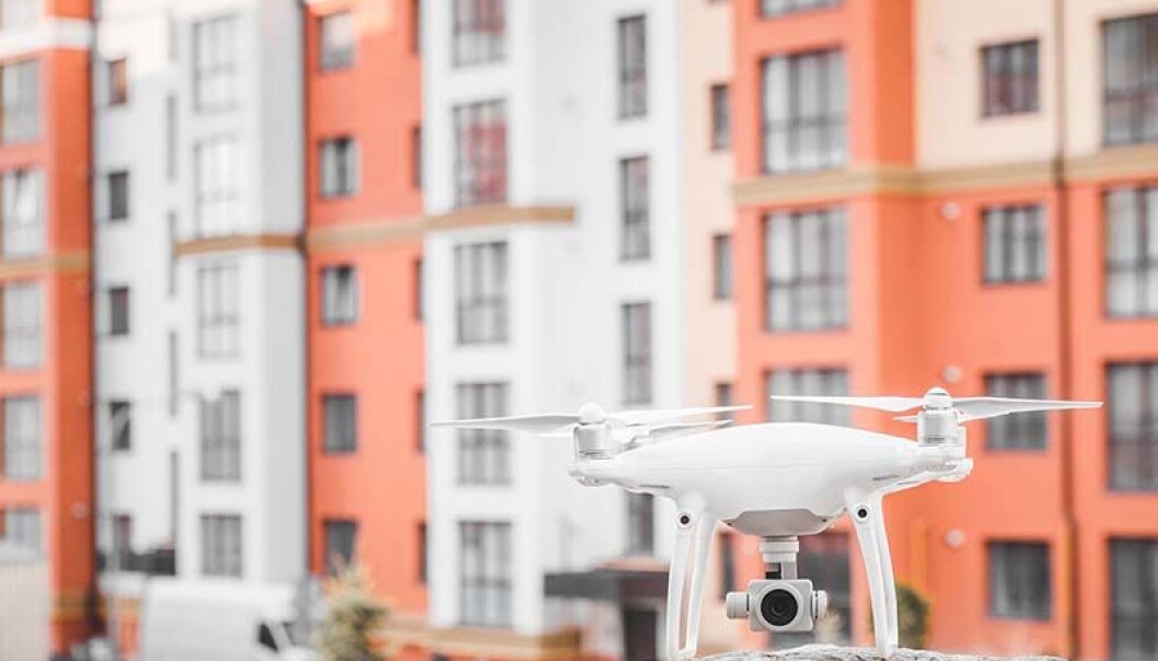 INSPISERER: Dronene er billigere og sikrere enn helikopter, klatrere, kran eller stillas. ILLUSTRASJONSFOTO: SHUTTERSTOCK INSPISERER: Dronene er billigere og sikrere enn helikopter, klatrere, kran eller stillas. ILLUSTRASJONSFOTO: SHUTTERSTOCK
