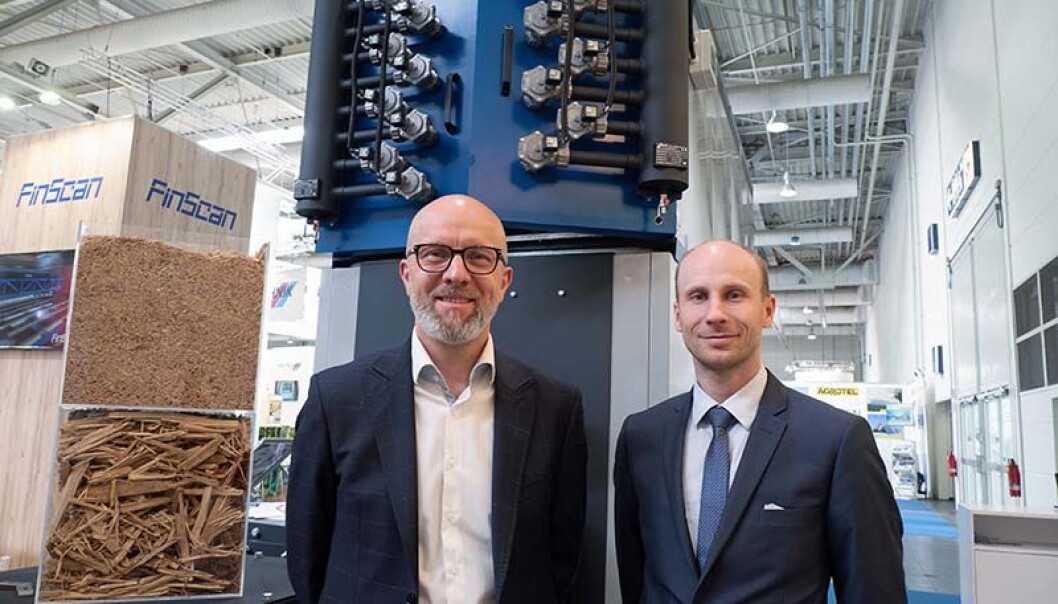BRENNERE: Teknologien er som for flis og pellets, men Krzysztof Juchniewicz (til venstre) og Marcin Potrapeluk oppfordrer til også å bruke støvet til å produsere energi. BRENNERE: Teknologien er som for flis og pellets, men Krzysztof Juchniewicz (til venstre) og Marcin Potrapeluk oppfordrer til også å bruke støvet til å produsere energi.