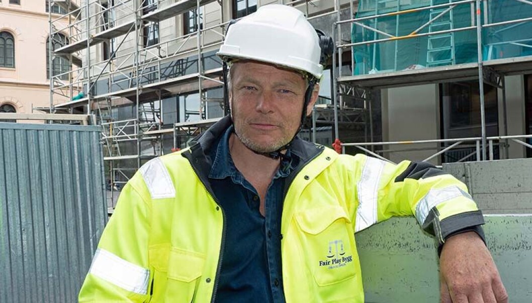 HVITSNIPP: Lars Mamen opplever at regnskapsførere og advokater hjelper kriminelle i byggenæringen med å hvitvaske aktivitetene sine. (Illustrasjonsfoto – byggeplassen på bakgrunnen er tilfeldig valgt) HVITSNIPP: Lars Mamen opplever at regnskapsførere og advokater hjelper kriminelle i byggenæringen med å hvitvaske aktivitetene sine. (Illustrasjonsfoto – byggeplassen på bakgrunnen er tilfeldig valgt)