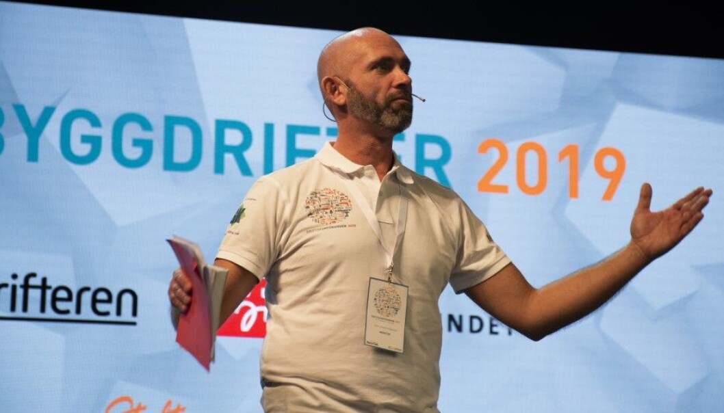 Thor-Jostein Egeland, Daglig leder i NemiTek åpnet Driftskonferansen. Foto: Casper Rodvelt. Thor-Jostein Egeland, Daglig leder i NemiTek åpnet Driftskonferansen. Foto: Casper Rodvelt.