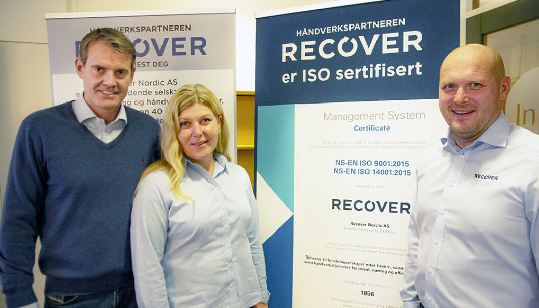 Fra venstre: Salgs- og markedsdirektør Espen Karsrud, kvalitets- og HMS-leder Marianne Mikkelsen og administrerende direktør Vegar Kristoffersen. Foto: Kiwa Fra venstre: Salgs- og markedsdirektør Espen Karsrud, kvalitets- og HMS-leder Marianne Mikkelsen og administrerende direktør Vegar Kristoffersen. Foto: Kiwa