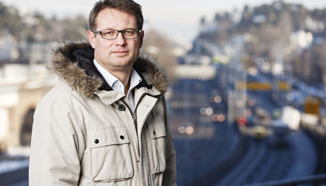 BOMBE: Informasjonssjef Sigmund Clementz i If trekker frem varmtvannsberederen som en skjult vannskadebombe i norske hjem. BOMBE: Informasjonssjef Sigmund Clementz i If trekker frem varmtvannsberederen som en skjult vannskadebombe i norske hjem.