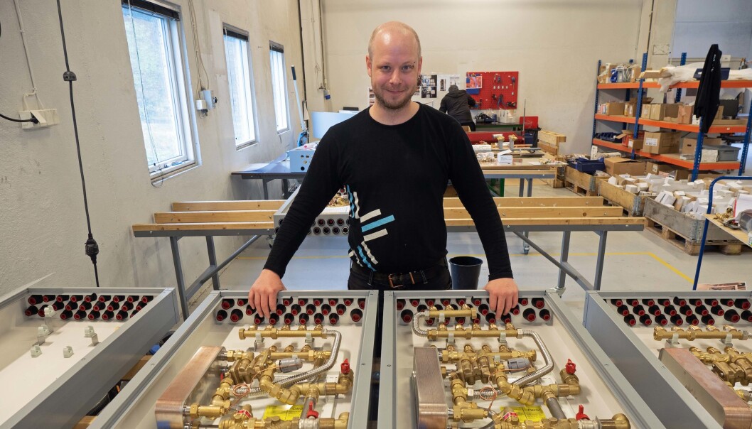BESTEMMER: Du bestemmer selv hvor store skapene skal være og hvilke produkter som blir brukt i dem, forteller Geir Henning Apeland. BESTEMMER: Du bestemmer selv hvor store skapene skal være og hvilke produkter som blir brukt i dem, forteller Geir Henning Apeland.