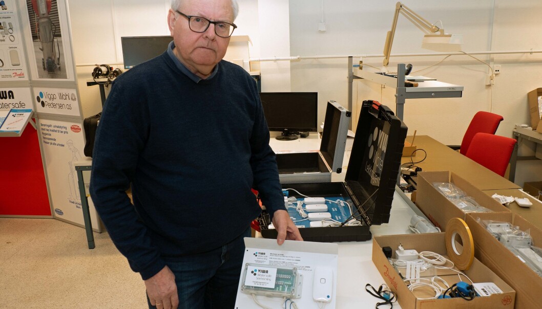 LEKKASJESTOPPERE: Rørleggermesteren på Notodden produserer lekkasjestoppere, i tillegg til vannledningstinere og behandling mot innvendige avleiringer. LEKKASJESTOPPERE: Rørleggermesteren på Notodden produserer lekkasjestoppere, i tillegg til vannledningstinere og behandling mot innvendige avleiringer.
