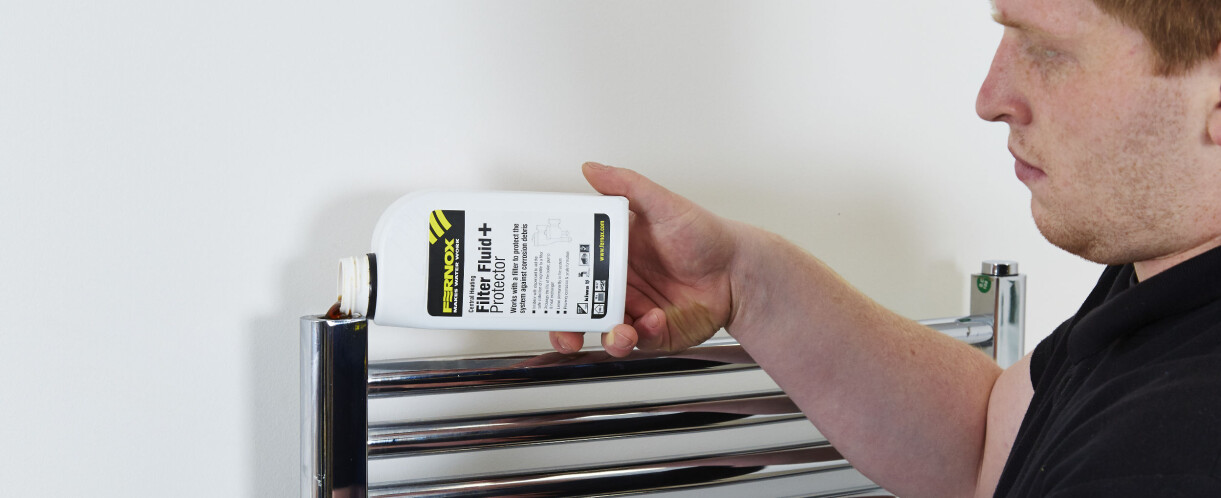 Fernox TF1 Total Filter magnetfiltere og Filter Fluid+ Protector, en kombinert korrosjonshemmer og rensemiddel som Cimberio er alene om på markedet. Fernox TF1 Total Filter magnetfiltere og Filter Fluid+ Protector, en kombinert korrosjonshemmer og rensemiddel som Cimberio er alene om på markedet.