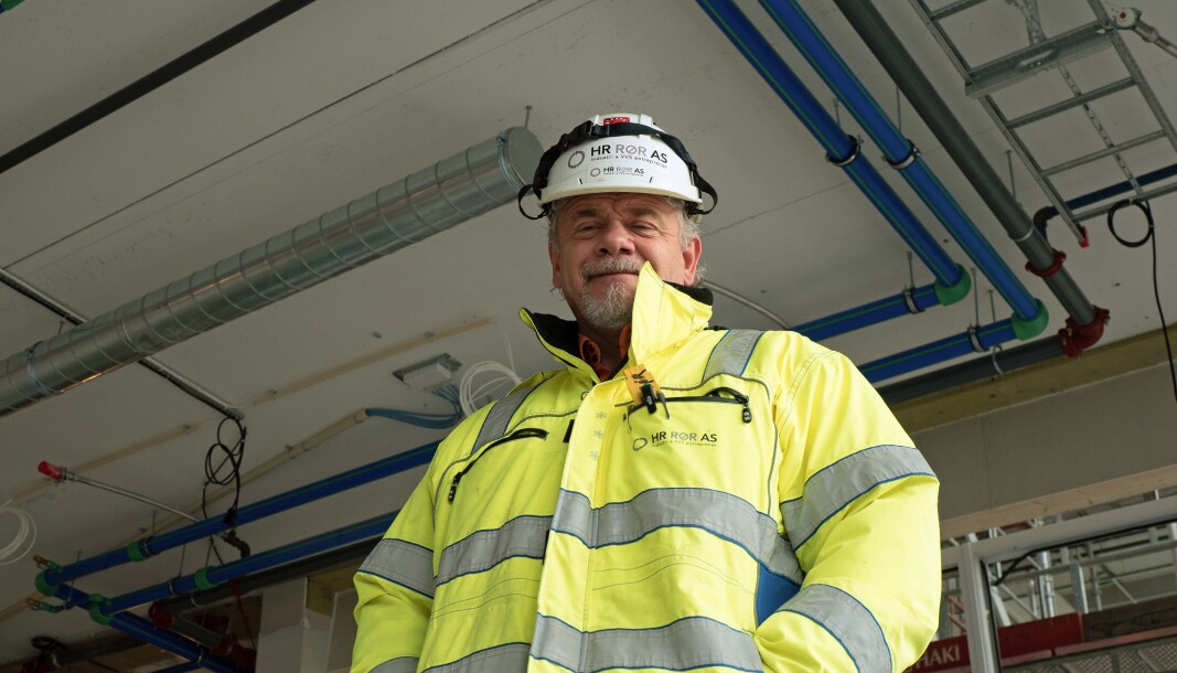 MILJØPLAST: Anders Henriksen og rørleggerne hans har vært gjennom mange av barnesykdommene med plastrør. Nå forbereder de seg på at kundene kommer til å be om plast. MILJØPLAST: Anders Henriksen og rørleggerne hans har vært gjennom mange av barnesykdommene med plastrør. Nå forbereder de seg på at kundene kommer til å be om plast.