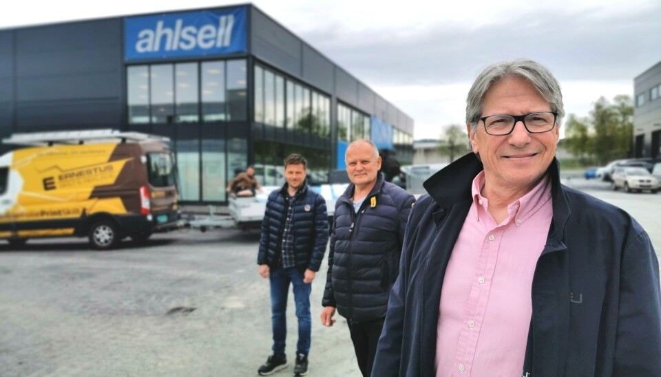 NY BUTIKK: Olav Sandvik (selger VVS), Terje Kjølås (salgssjef VVS) og Morten Hartweg (regional salgssjef VVS) er om få dager klare til å tå i mot rørleggerne i byen.