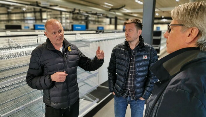 Click to add image KLART FOR VAREPÅFYLL: Terje Kjølås (salgssjef VVS), Olav Sandvik (selger VVS) og Morten Hartweg (regional salgssjef VVS) planlegger de siste detaljene før flyttelasset med varer kommer fra Tempe. Click to add image KLART FOR VAREPÅFYLL: Terje Kjølås (salgssjef VVS), Olav Sandvik (selger VVS) og Morten Hartweg (regional salgssjef VVS) planlegger de siste detaljene før flyttelasset med varer kommer fra Tempe.