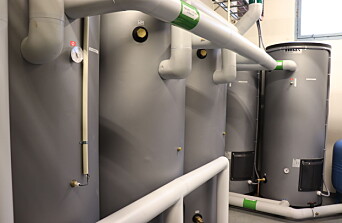 Tre parallellkoblede SRS ECO 500 3x5 kW beredere og to 500-liters spiss-akkumulatorer fra Høiax. Tre parallellkoblede SRS ECO 500 3x5 kW beredere og to 500-liters spiss-akkumulatorer fra Høiax.