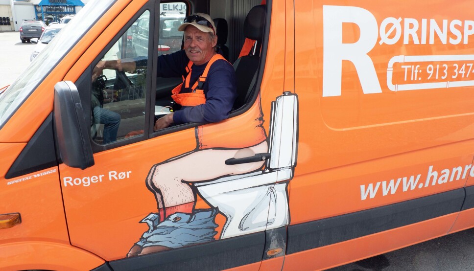 TRØKKER TIL: «Roger Rør» legger ikke fingrene imellom, men har et enkelt budskap: Det blir færre feil hvis ledningseier, prosjekterende, rørlegger og kontrollerende snakker sammen og lærer av hverandre.
