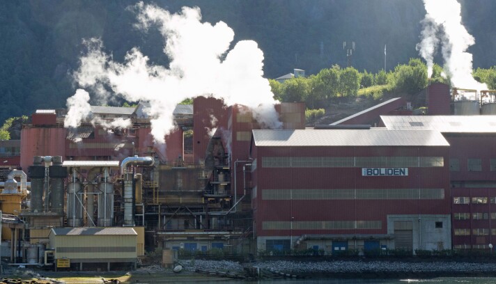 STORE PLANER: Boliden har fått 341 millioner kroner til ny produksjonsteknologi fra Enova – nå venter hele Odda spent på om prosjektet blir noe av. STORE PLANER: Boliden har fått 341 millioner kroner til ny produksjonsteknologi fra Enova – nå venter hele Odda spent på om prosjektet blir noe av.
