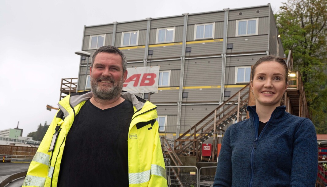 PÅ STELL: På Haukeland er alt på stell på brakka, forteller Espen Nordvik og Eli Vintertun. Entreprenøren Lab fikk da også prisen som beste brakkeriggansvarlige i fjor. PÅ STELL: På Haukeland er alt på stell på brakka, forteller Espen Nordvik og Eli Vintertun. Entreprenøren Lab fikk da også prisen som beste brakkeriggansvarlige i fjor.