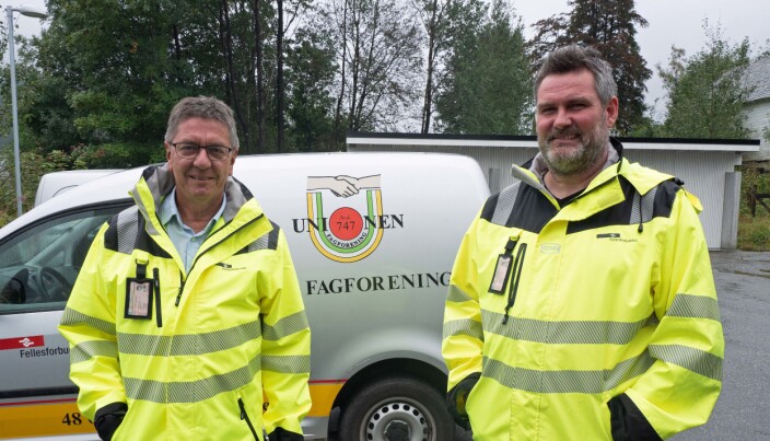 PASSER PÅ: Brakkeaksjonen blir slett ikke overflødig selv om det er blitt enighet om damegarderober, sier Jorge Dahl (til venstre) og Espen Nordvik. De skal passe på at reglene overholdes, og de skal også fremheve og rose dem som er flinke. PASSER PÅ: Brakkeaksjonen blir slett ikke overflødig selv om det er blitt enighet om damegarderober, sier Jorge Dahl (til venstre) og Espen Nordvik. De skal passe på at reglene overholdes, og de skal også fremheve og rose dem som er flinke.
