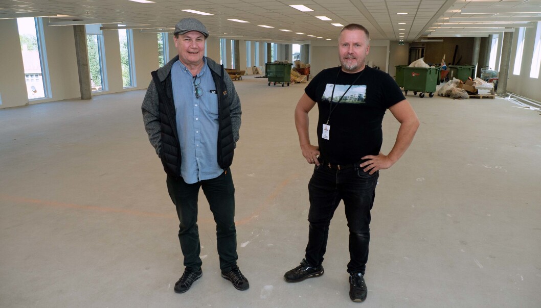 OMINNREDER: Lyngården gjør lokaler klare for en ny leietager, viser Snorre Almås (til venstre) og Thomas Rise Refsnes. OMINNREDER: Lyngården gjør lokaler klare for en ny leietager, viser Snorre Almås (til venstre) og Thomas Rise Refsnes.