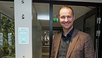 TESTER: Robert Skramstad og Malling & Co Technology tester gjerne ut teknologi – som denne febertesteren – men advarer mot at mange teknologiske løsninger ikke gir særlig merverdi. TESTER: Robert Skramstad og Malling & Co Technology tester gjerne ut teknologi – som denne febertesteren – men advarer mot at mange teknologiske løsninger ikke gir særlig merverdi.