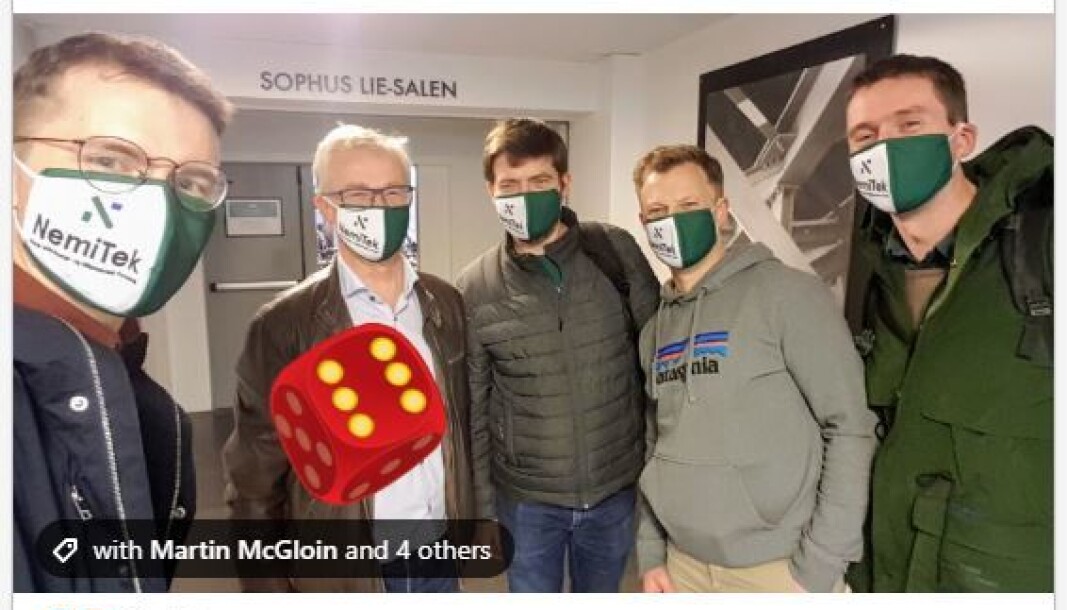 FORNØYDE: Mads Mysen (nummer to fra venstre) takkes av kursdeltakerne (fra venstre) Martin McGloin, Arne Pihl Bordi, Erlend Bolle og Per Magne Helseth. FORNØYDE: Mads Mysen (nummer to fra venstre) takkes av kursdeltakerne (fra venstre) Martin McGloin, Arne Pihl Bordi, Erlend Bolle og Per Magne Helseth.