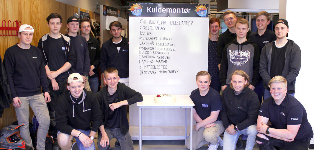 SUKSESS: Alle de 15 kuldeelevene på Ringsaker vgs våren 2019 fikk læreplass. SUKSESS: Alle de 15 kuldeelevene på Ringsaker vgs våren 2019 fikk læreplass.