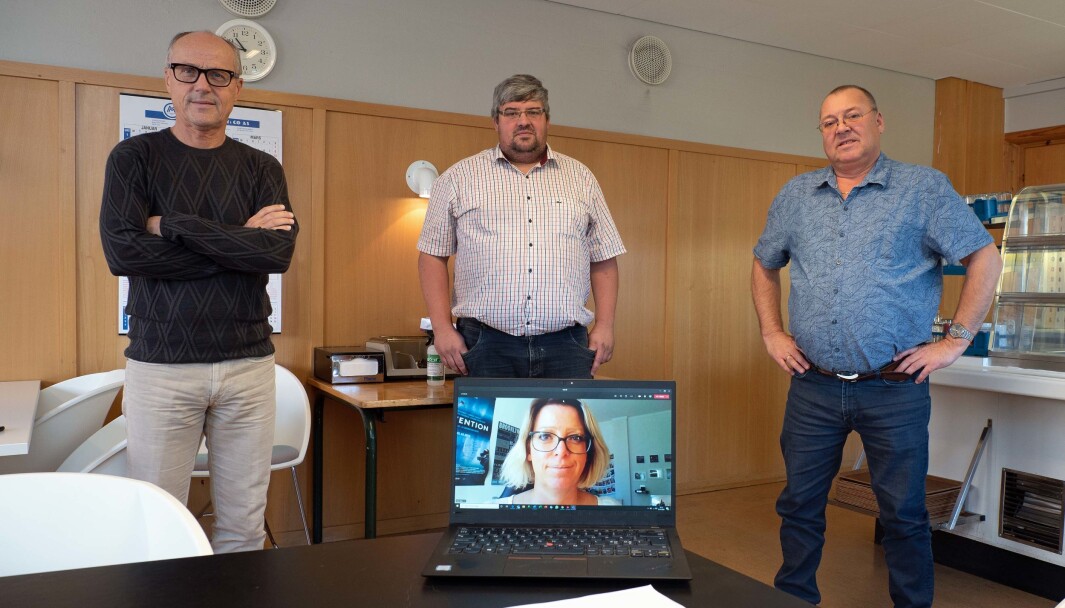 FORLIK: Striden om vannskadene og sprinkleranlegget på Ullevål sykehus endte med forlik. Geir Thollefsen (fra venstre), Thomas Andersen og Tom Thoresen hos C. M. Mathiesen og Eline Ekker hos Gjensidige (på skjermen) kan skilte med en rapport som viser at det er mye lettere og sikrere å blande glykol enn det Oslo tingrett konkluderer med. FORLIK: Striden om vannskadene og sprinkleranlegget på Ullevål sykehus endte med forlik. Geir Thollefsen (fra venstre), Thomas Andersen og Tom Thoresen hos C. M. Mathiesen og Eline Ekker hos Gjensidige (på skjermen) kan skilte med en rapport som viser at det er mye lettere og sikrere å blande glykol enn det Oslo tingrett konkluderer med.