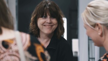 JULEGLEDER: Grethe Olsen og kollegene i Comfort-butikken i Haugesund gleder dem som ikke har råd selv, med koselige julegaver gjennom Kirkens Bymisjon, med kundenes hjelp. Foto: Espen Olsen JULEGLEDER: Grethe Olsen og kollegene i Comfort-butikken i Haugesund gleder dem som ikke har råd selv, med koselige julegaver gjennom Kirkens Bymisjon, med kundenes hjelp. Foto: Espen Olsen