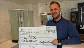 GITT BORT: Harald Sundsdal ga bort hele premien og like mye som bedriften la til selv, til veldedige formål. GITT BORT: Harald Sundsdal ga bort hele premien og like mye som bedriften la til selv, til veldedige formål.