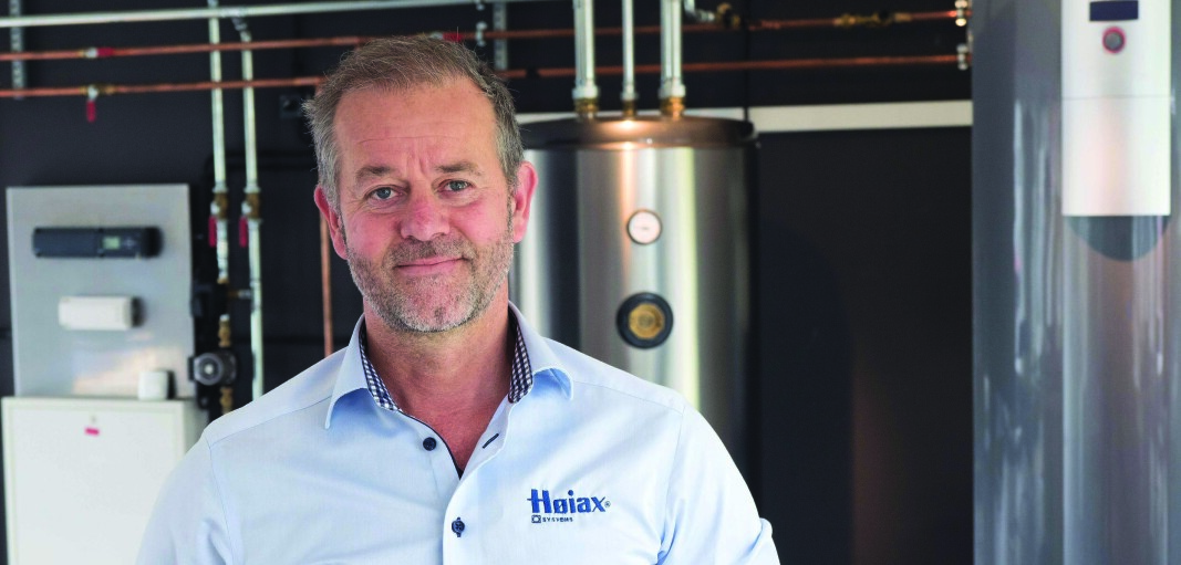 FØRE VAR: Høiax-sjef, Thomas Buskoven, forteller at de reagerte raskt og slik sikret seg tilgang på materialer. FØRE VAR: Høiax-sjef, Thomas Buskoven, forteller at de reagerte raskt og slik sikret seg tilgang på materialer.