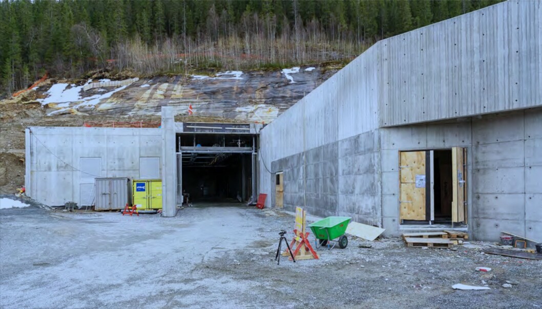 STORE DIMENSJONER: Det er vanskelig å få inntrykk av dimensjonene, men Nasjonalbibliotekets nye fjellhaller er massive. STORE DIMENSJONER: Det er vanskelig å få inntrykk av dimensjonene, men Nasjonalbibliotekets nye fjellhaller er massive.