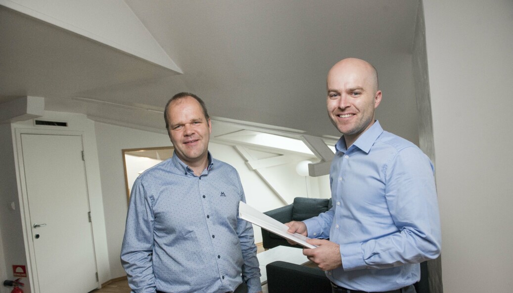HARDT UT: Bård Baardsen (til venstre) og Rolf Iver Mytting Hagemoen kritiserer den avtroppende regjeringen for å prøve å gå bort fra både klimaforlik og EU-direktiver. HARDT UT: Bård Baardsen (til venstre) og Rolf Iver Mytting Hagemoen kritiserer den avtroppende regjeringen for å prøve å gå bort fra både klimaforlik og EU-direktiver.