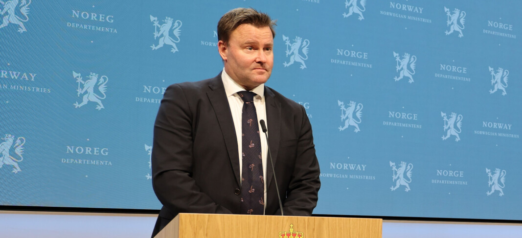 TILBAKE FRA JUL: De som skal sende hjem utenlandske ansatte på juleferie, kan i utgangspunktet ta det med ro: Det er ingen innstramninger på gang for å nekte dem å komme tilbake, ifølge Espen Rostrup Nakstad. TILBAKE FRA JUL: De som skal sende hjem utenlandske ansatte på juleferie, kan i utgangspunktet ta det med ro: Det er ingen innstramninger på gang for å nekte dem å komme tilbake, ifølge Espen Rostrup Nakstad.