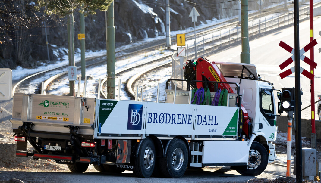 Brødrene Dahl er på veien til utslippsfri transportvirksomhet innen 2030 med sin første, hel-elektriske kranbil. Brødrene Dahl er på veien til utslippsfri transportvirksomhet innen 2030 med sin første, hel-elektriske kranbil.