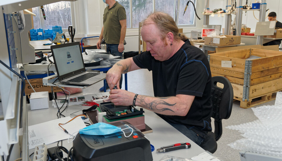 BLE MED: Arbeidsleder Ole Fosby ble med da Høiax overtok ledningsproduksjonen fra Industriprodukter.
