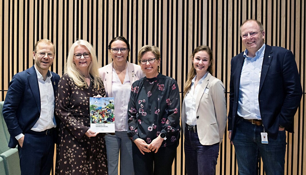 F.v.: Heikki Holmås, Mette Gundersen, Kjersti Kvalheim Dunham, Helen Roth, Nora O. Schjoldager og Ketil Søyland.Click to add image caption F.v.: Heikki Holmås, Mette Gundersen, Kjersti Kvalheim Dunham, Helen Roth, Nora O. Schjoldager og Ketil Søyland.Click to add image caption