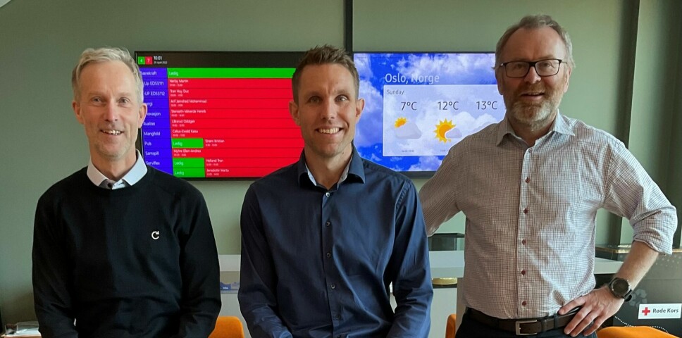 Fra venstre: Jens Håkon Aamodt, leder for Caverions Askim-kontor, Marius Kittelsen, leder for Kaldt og Varmt og Knut Gaaserud, adm.dir. for Caverion i Norge.