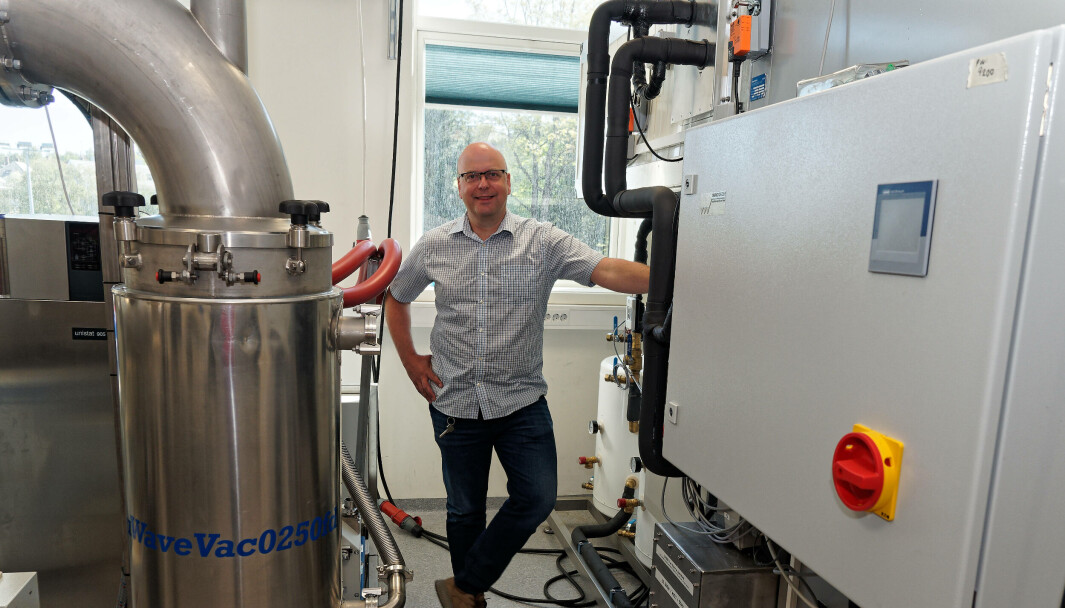 PRODUKSJONSPROBLEMER: Michael Bantle forteller om så stor etterspørsel etter supervarme varmepumper at industrien sliter med å produsere nok. PRODUKSJONSPROBLEMER: Michael Bantle forteller om så stor etterspørsel etter supervarme varmepumper at industrien sliter med å produsere nok.