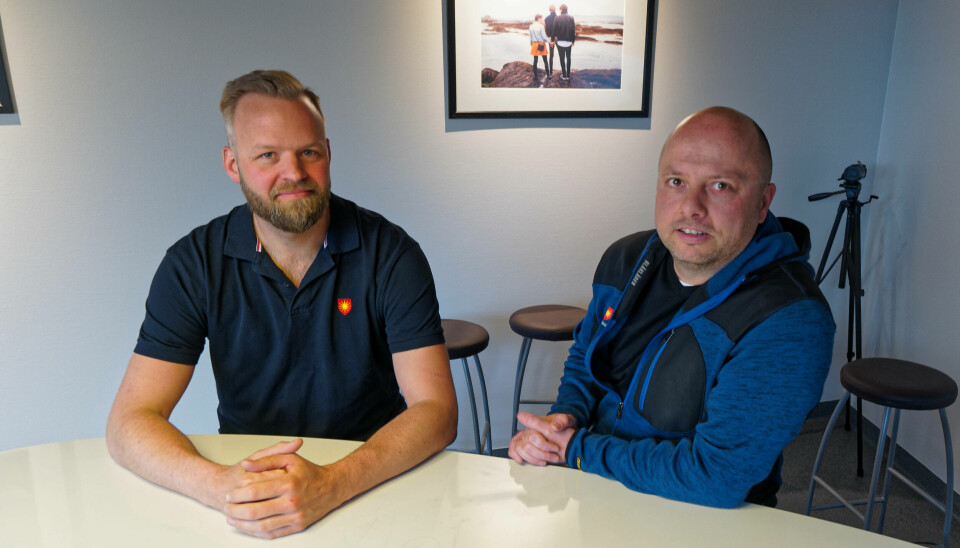 VERDIER: Jesper Brodersen (til venstre) og Leif Mikalsen i Bodø kommune får faglærte byggdriftere som takler kompliserte tekniske løsninger i grønne bygg.