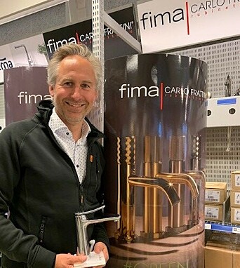 Produktsjef for EMV i Brødrene Dahl, Martin Eide-Pettersen med den nye kranen Flo fra Fima. Produktsjef for EMV i Brødrene Dahl, Martin Eide-Pettersen med den nye kranen Flo fra Fima.
