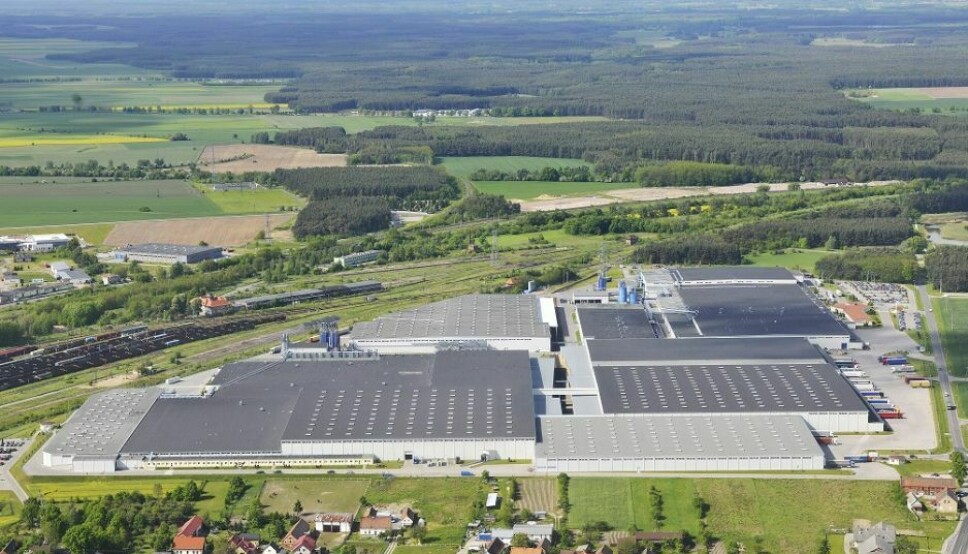STØRST: Ikea-fabrikken i Zbąszynek presenteres som verdens største møbelfabrikk