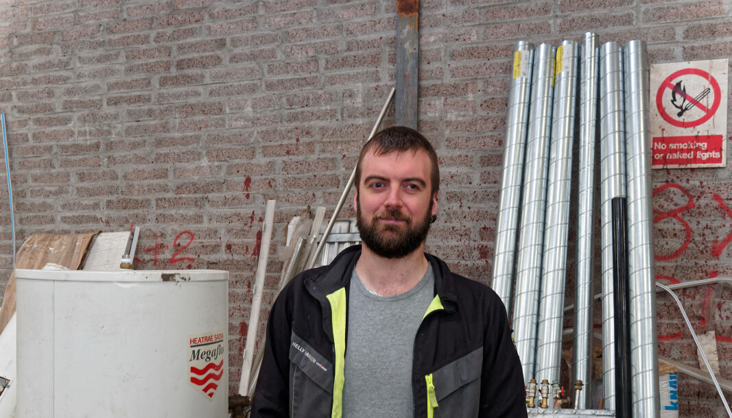 ALLSIDIG: Darren Adamson og firmaet hans driver allsidig: Prosjekter og privatkunder, vann, varme, gass og ventilasjon. ALLSIDIG: Darren Adamson og firmaet hans driver allsidig: Prosjekter og privatkunder, vann, varme, gass og ventilasjon.
