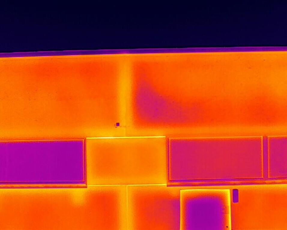 LEKKASJER: Slik kan et radiometriske, termisk bilde se ut. Det gir et svært nøyaktig bilde av temperatur og temperaturforskjeller på en overflate, og oversmitting av innvending temperatur til utsiden.