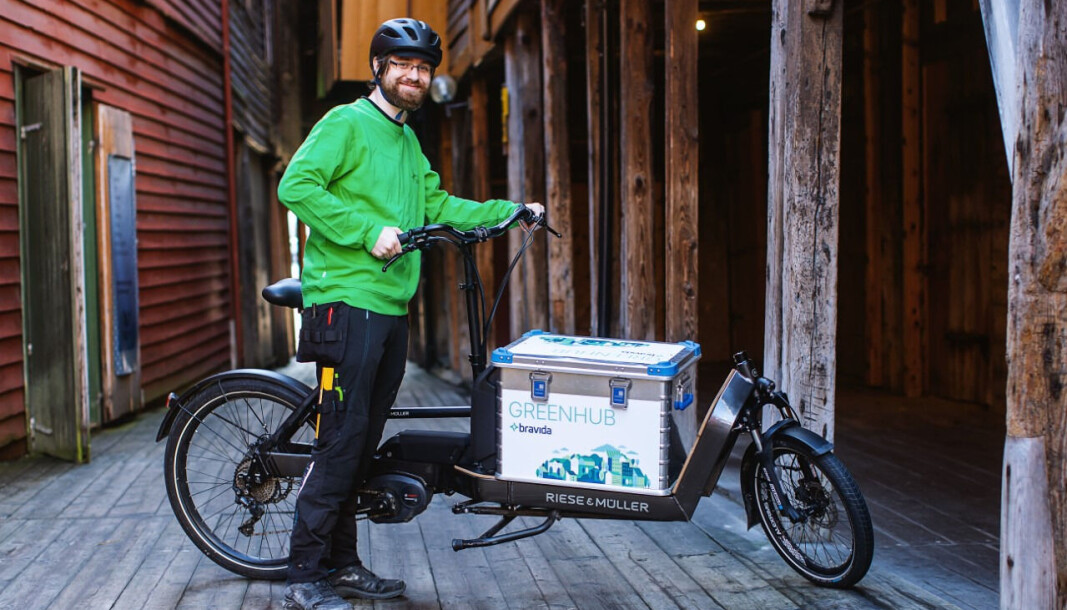 PÅ TO HJUL: Bravidas GreenHub-løsning for servicepersonell på to hjul har så langt ikke slått helt an i Bergen, men selskapets ser nå på tiltak for å få mer fart på tilbudet. PÅ TO HJUL: Bravidas GreenHub-løsning for servicepersonell på to hjul har så langt ikke slått helt an i Bergen, men selskapets ser nå på tiltak for å få mer fart på tilbudet.