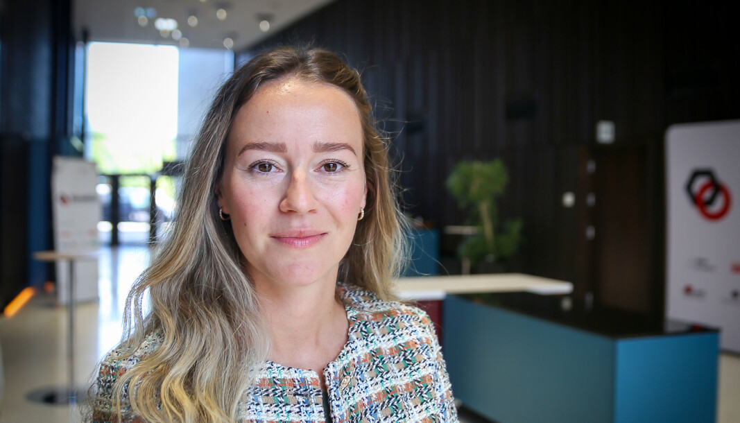 LYS OG MØRKE: Prognosesenterets sjeføkonom, Nejra Macic, ser i glasskula og orienterer deg om BAE-næringens framtid sett ut ifra deres prognoser. LYS OG MØRKE: Prognosesenterets sjeføkonom, Nejra Macic, ser i glasskula og orienterer deg om BAE-næringens framtid sett ut ifra deres prognoser.