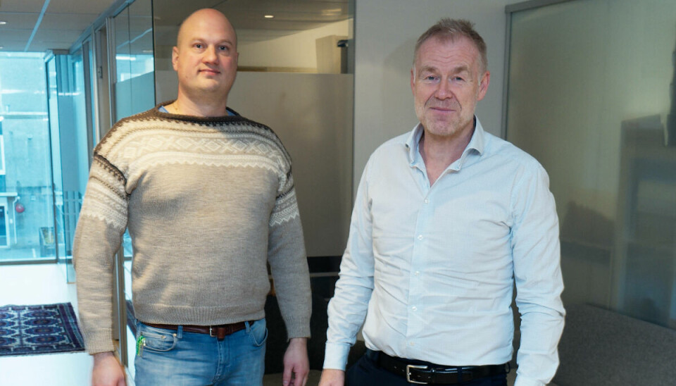 UTFORDRER: Bjørnevik (venstre) utfordrer kjedekontorer og organisasjoner til å være klare til å hjelpe medlemmene sine. Her med sin advokat Eyolf Lund.