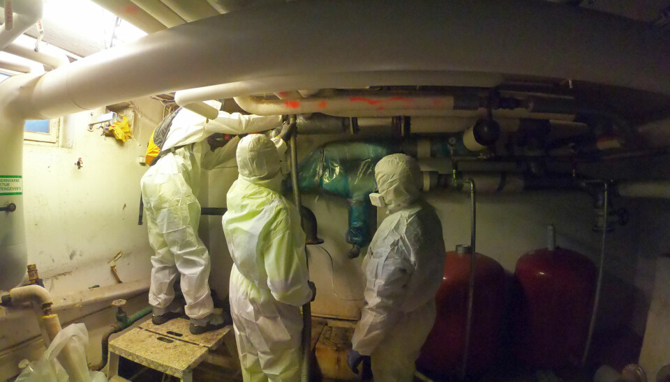 ASBEST: Ulovlig asbestsanering er blant HMS-problemene som Fair Play Bygg Norge møter. (Illustrasjonsbildet er fra en undersøkelse der alt ble gjort på lovlig vis.)