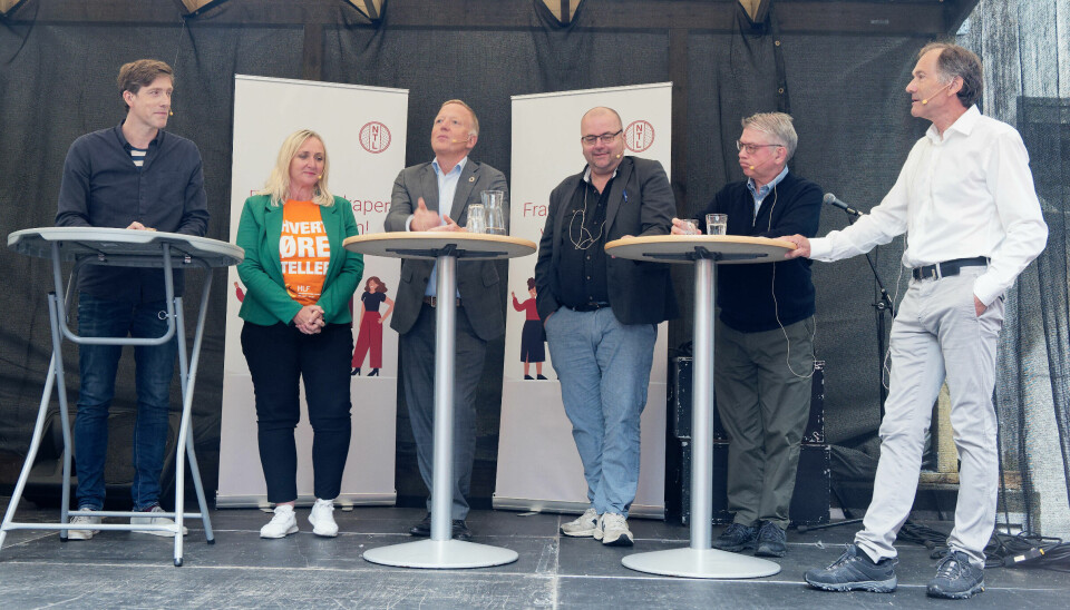 DEBATT: De diskuterte kontorlandskap i regi av Norsk Tjenestemannslag, NTL. Fra venstre: Torstein Brechan (NTL), Merete J. Orholm (HLF), Harald Nikolaisen (Statsbygg), Geir Senum (NTL), Arve Hjelseth (NTNU) og Stein Knardahl (Stami).