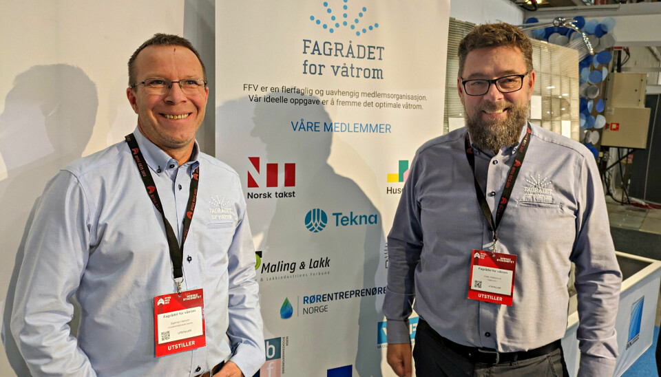 FAGRÅDET: Her er fra venstre fagsjef Bjørnar Hansen og daglig leder Vidar Hellstrand, begge i Fagrådet for våtrom (FFV).